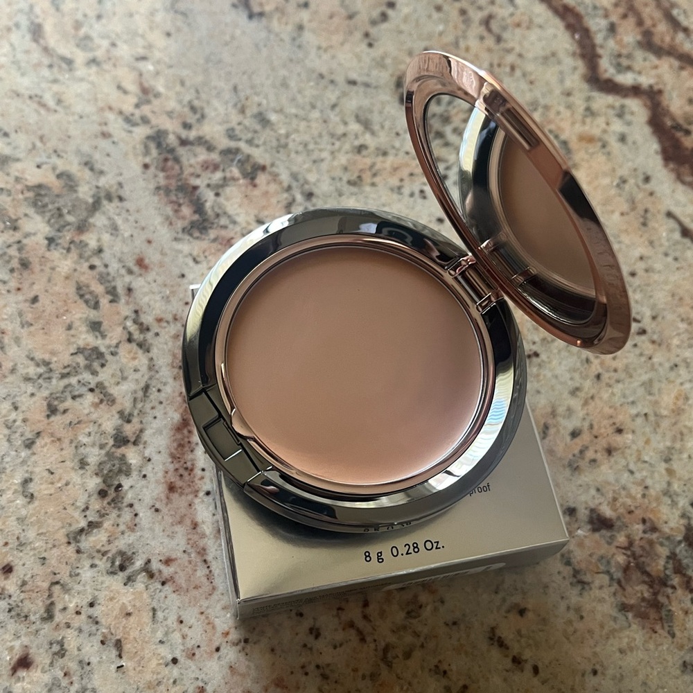 Serum Compact Foundation - Pure Beige